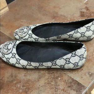 Gucci flats